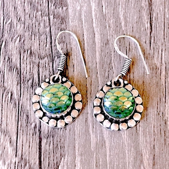 Rainbow Fish Necklace & Earring Set New - Picture 3 of 4